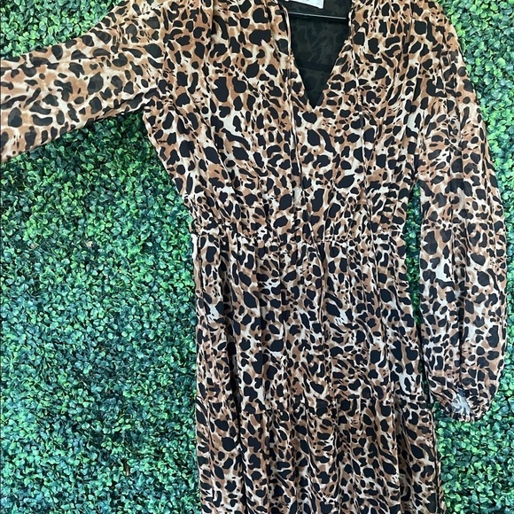 Animal print wrap dress - Picture 9 of 10